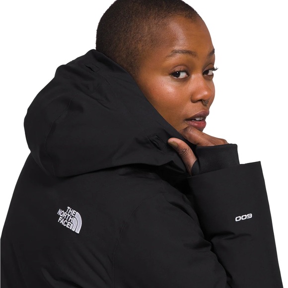 The North Face Women’s Parka - Picture 2 of 3